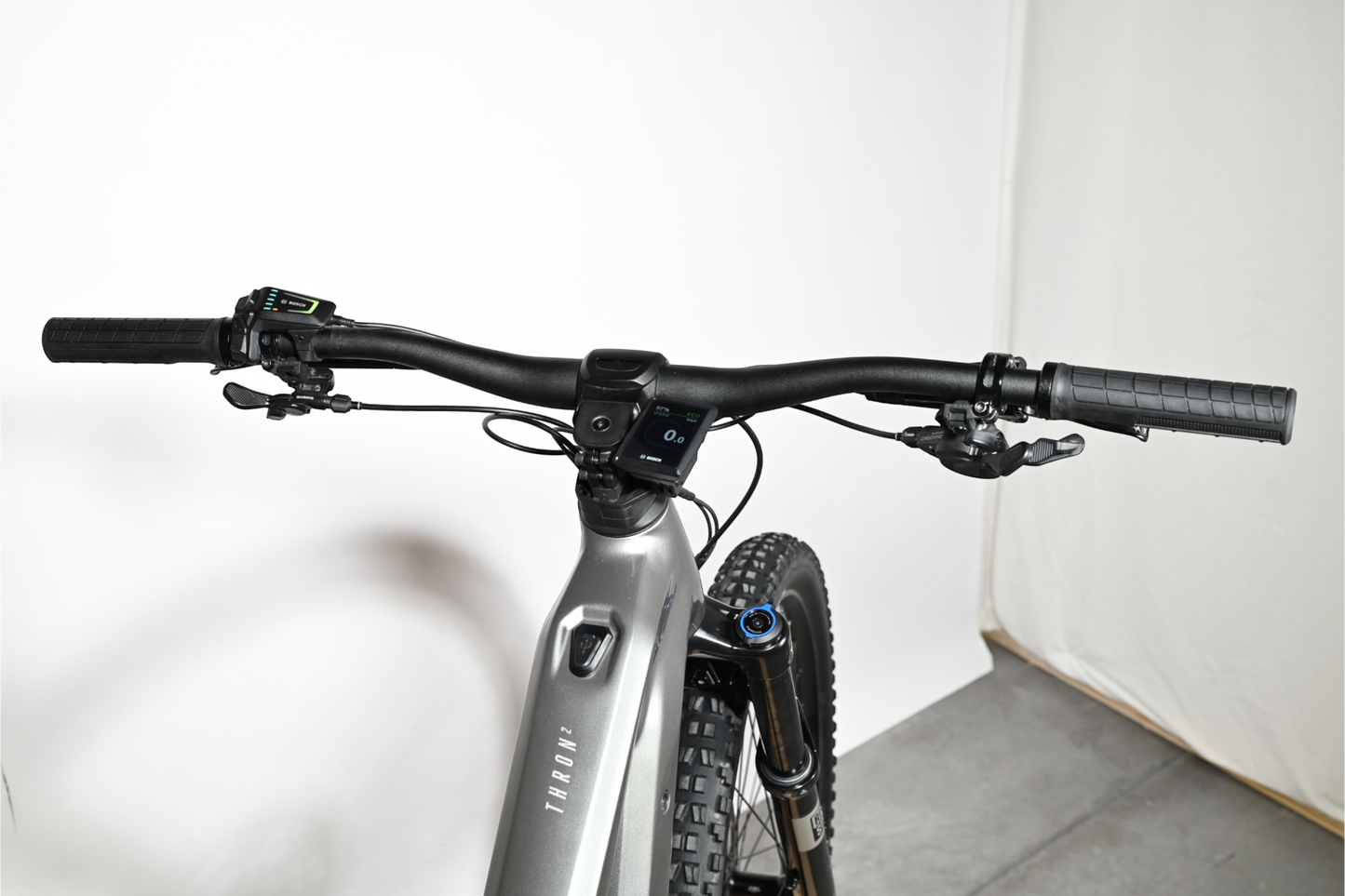 Focus Thron 6.8 ABS | 2025 - L - 783KM
