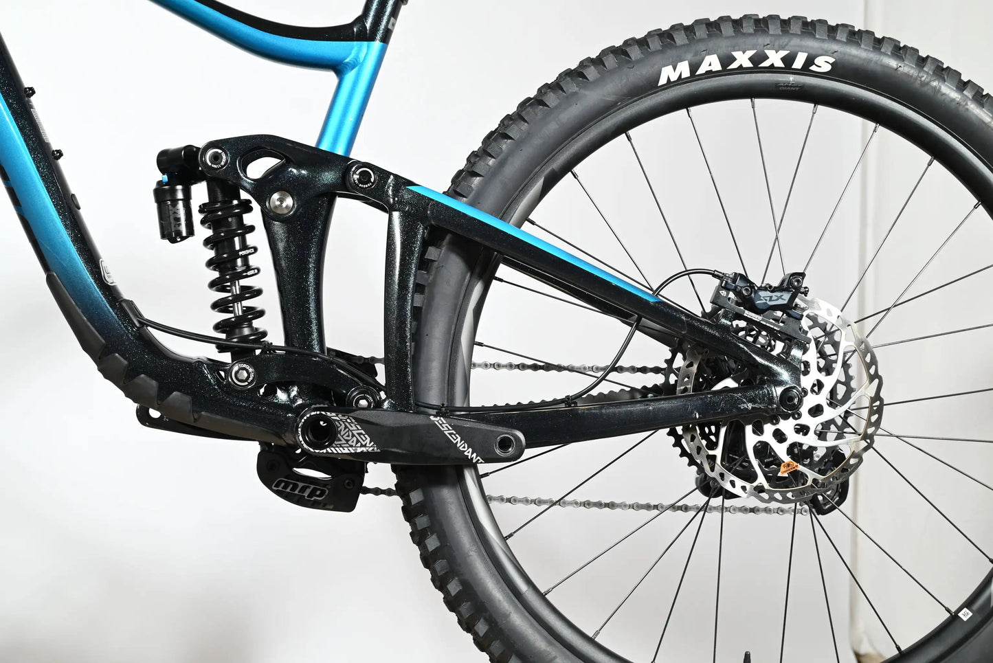 Giant Reign SX | 2023 - S - Loop Sports
