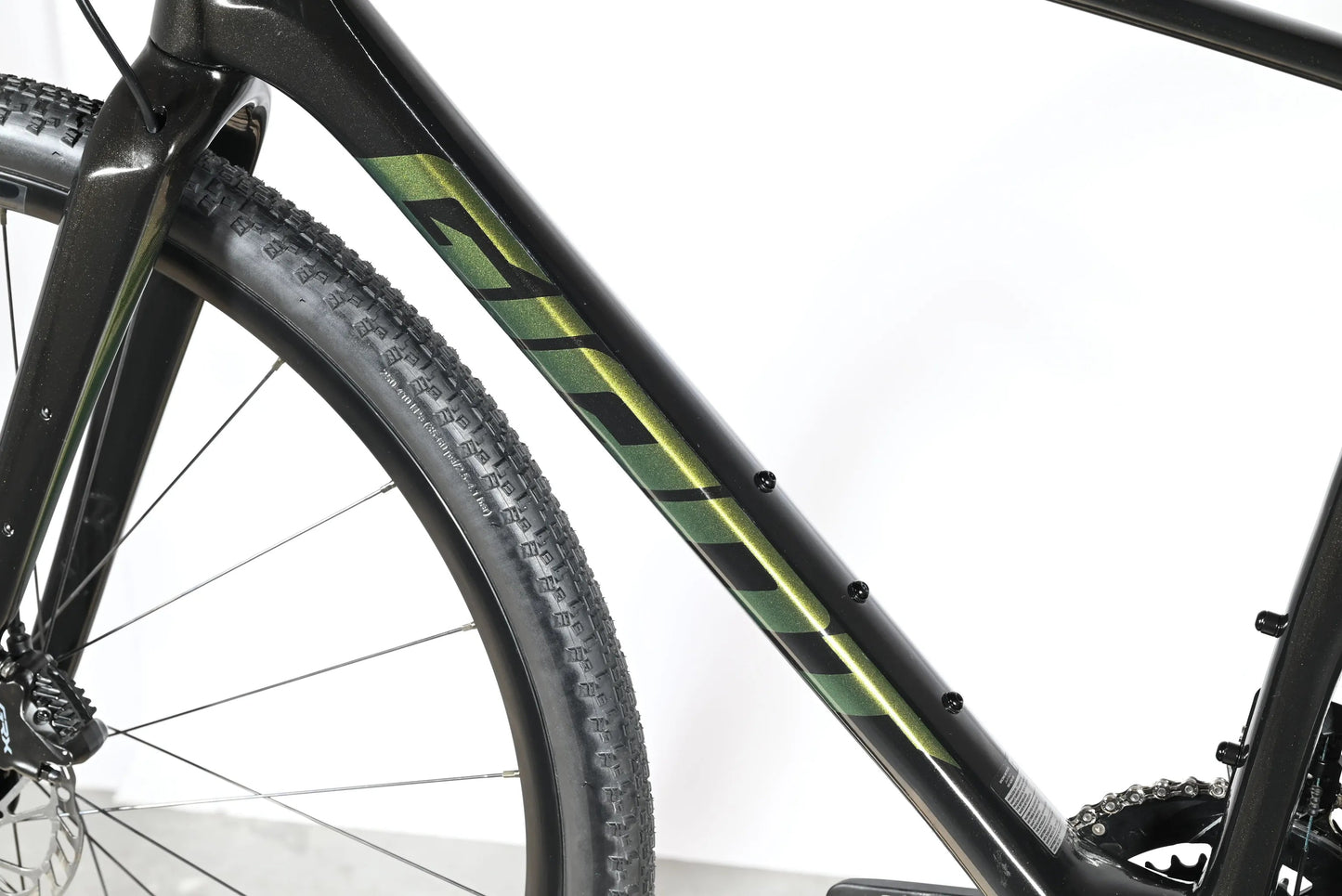 Giant Revolt Advanced 2 | 2023 - M - Loop Sports