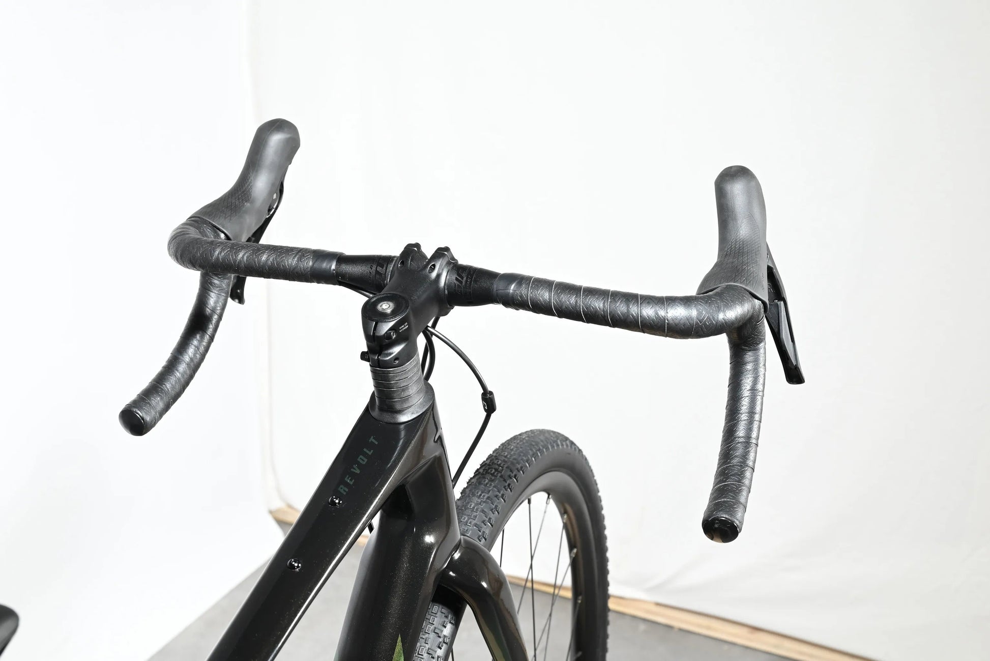 Giant Revolt Advanced 2 | 2023 - M - Loop Sports