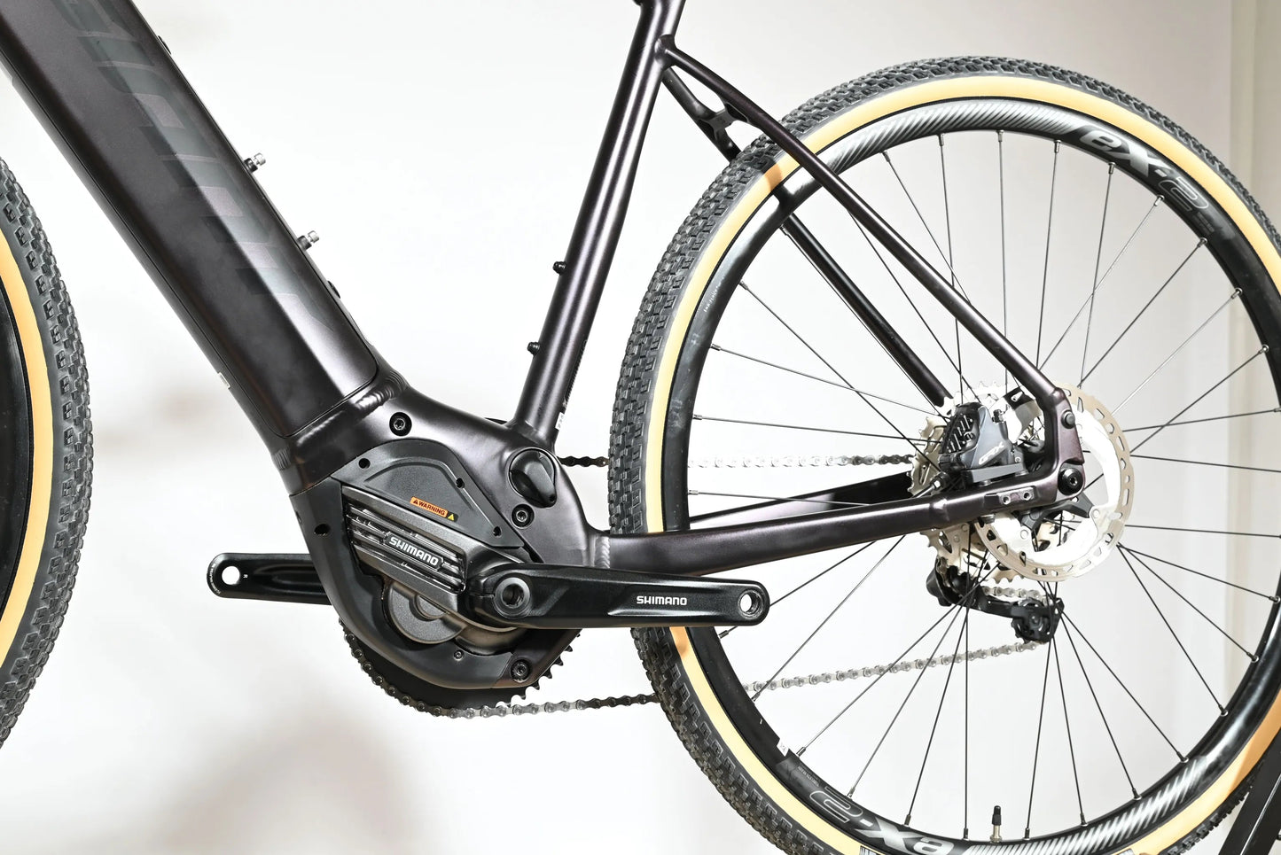 Giant Revolt E+ | 2024 - 53CM - 1813KM - Loop Sports