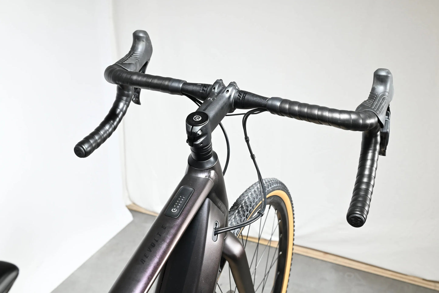 Giant Revolt E+ | 2024 - 53CM - 1813KM - Loop Sports