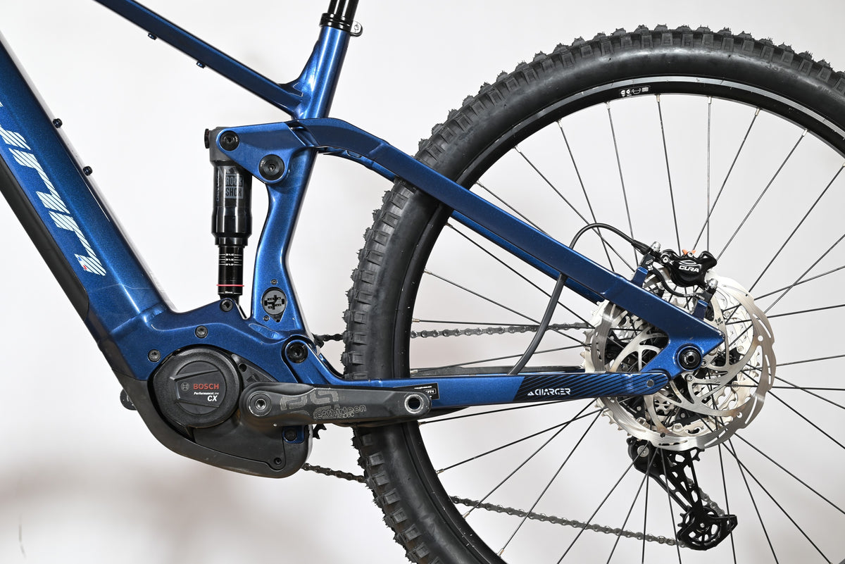 Velo electrique tout-suspendu Sunn Charger S1 2025 bleu avec moteur Bosch Performance Line CX chez Loop Sports