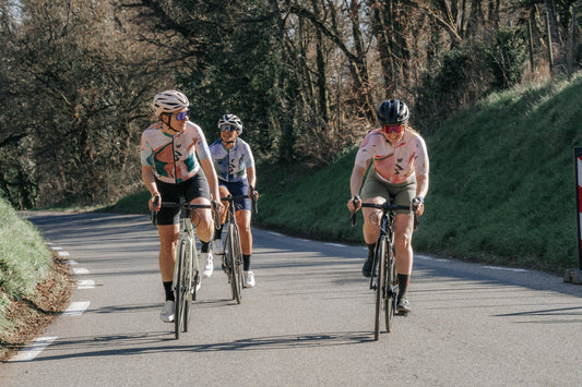 Trouver un club de vélo pour femmes : rouler en groupe autour d'Annecy, Lyon et Genève - Loop Sports