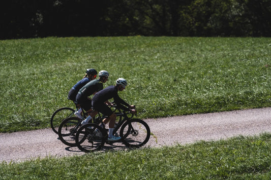 Vélo de Route vs Gravel : Quelles sont les différences ? - Loop Sports