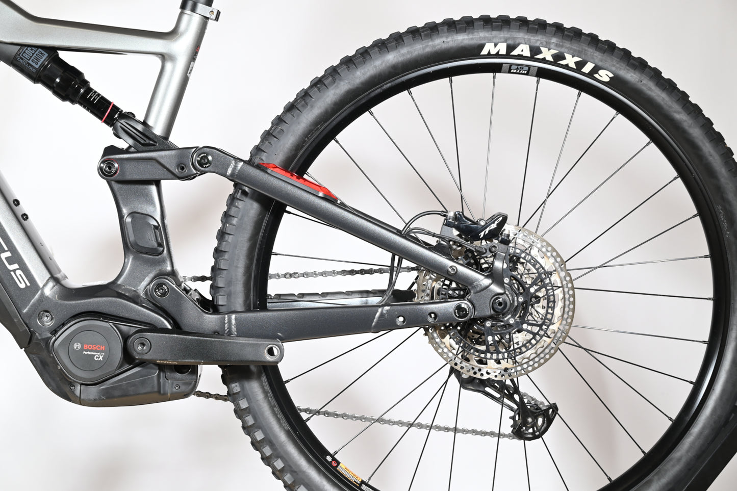 Focus Thron 6.8 ABS | 2025 - L - 1157KM