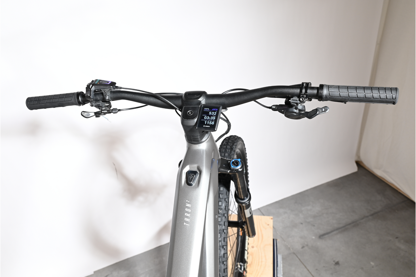 Focus Thron 6.8 ABS | 2025 - L - 1157KM