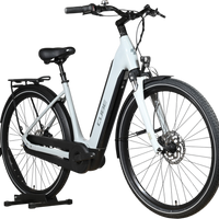 Vélo électrique Loop Sports Cube Supreme Hybrid ONE 500 gris clair avec cadre ouvert et porte-bagages arrière