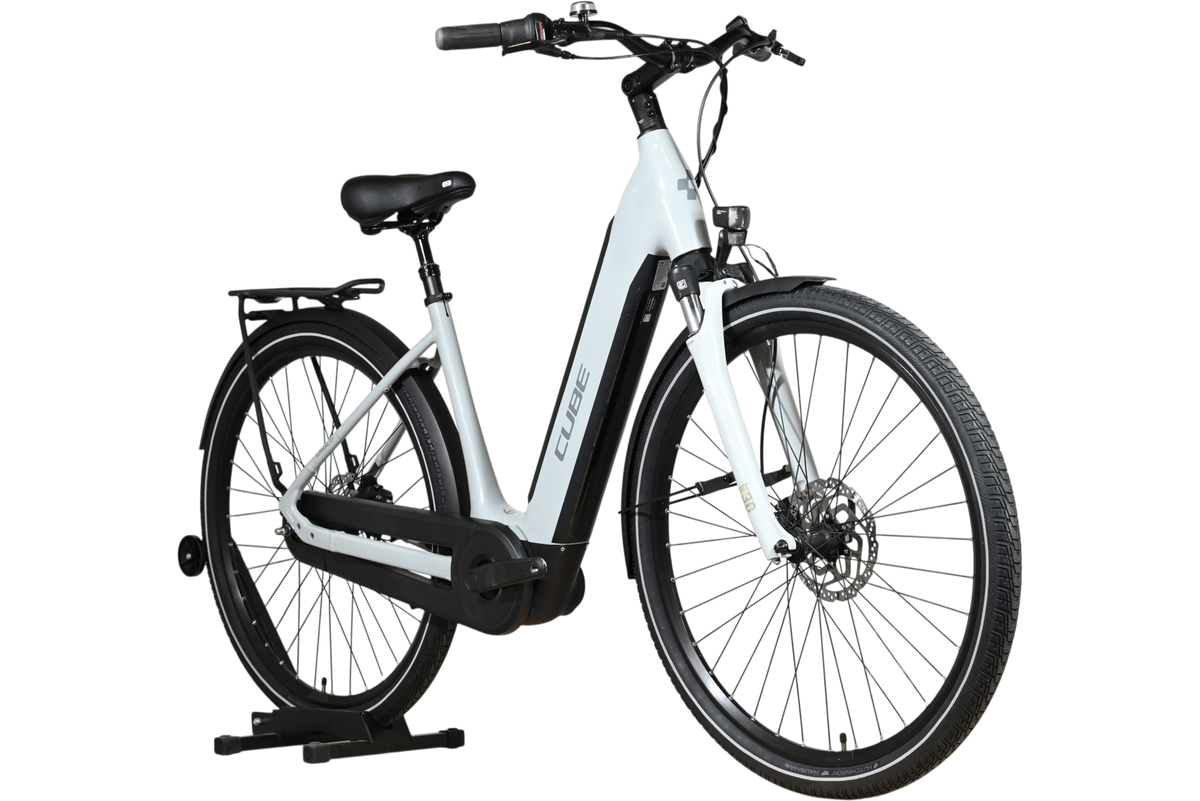 Vélo électrique Loop Sports Cube Supreme Hybrid ONE 500 gris clair avec cadre ouvert et porte-bagages arrière