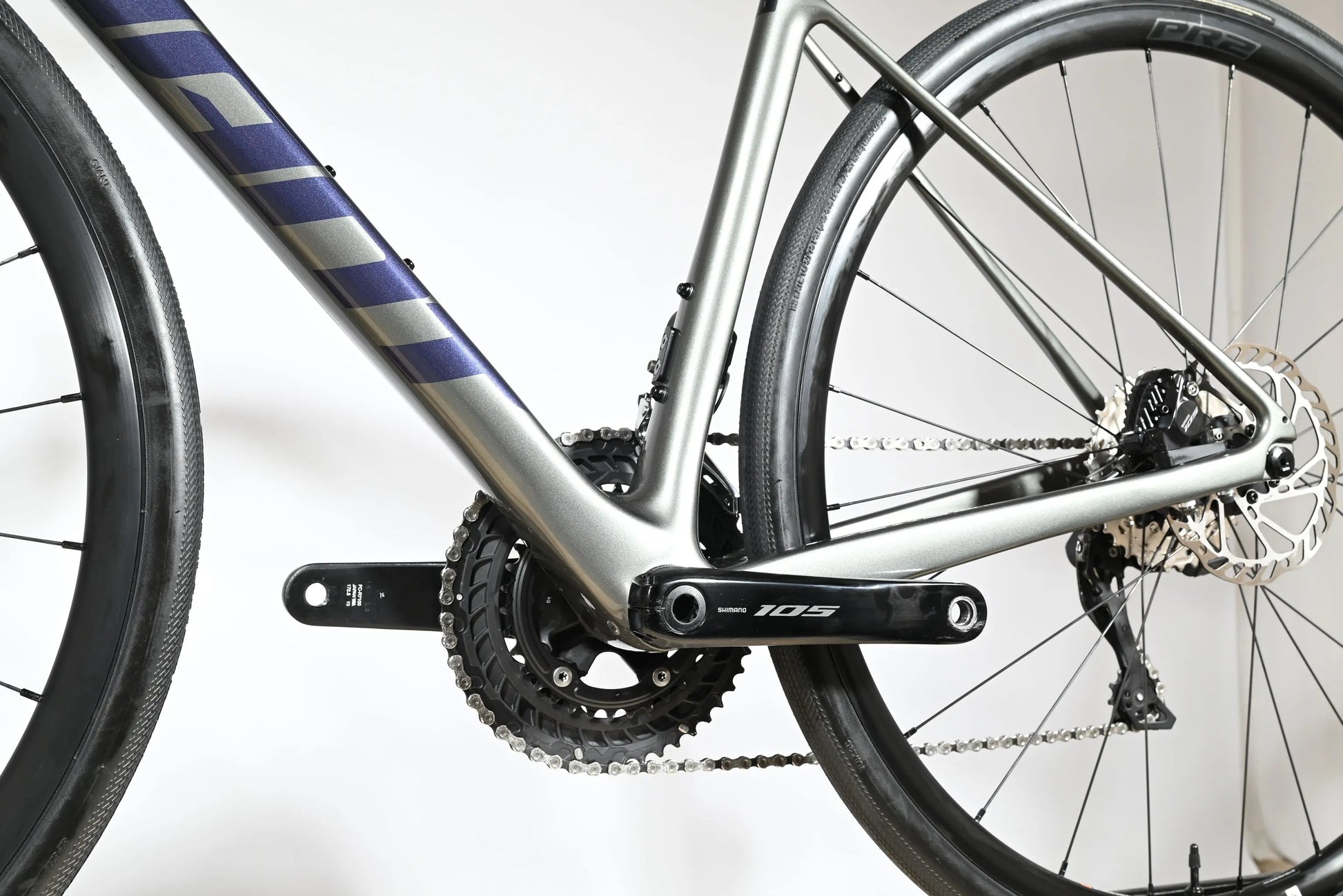 Giant Defy Advanced 1 | 2024 - M - Loop Sports
