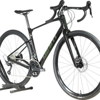 Giant Revolt Advanced 2 | 2023 - M - Loop Sports