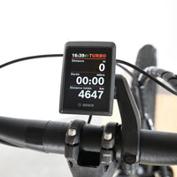 Écran de contrôle Bosch sur le guidon du vélo électrique Loop Sports Bulls Cross Evo Lite 1 affichant 4647 km