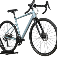 Vélo gravel Cannondale Topstone LTD 2023 bleu clair avec cadre en aluminium et fourche noire chez Loop Sports
