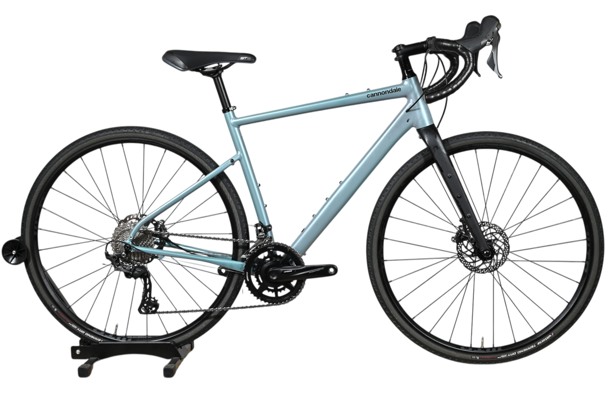 Vélo de gravel Cannondale Topstone LTD 2023 bleu clair avec cadre en aluminium, présenté par Loop Sports