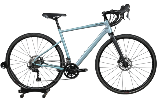Vélo de gravel Cannondale Topstone LTD 2023 bleu clair avec cadre en aluminium, présenté par Loop Sports