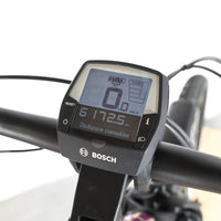 Compteur Bosch Intuvia sur guidon de vélo électrique Loop Sports Victoria Trekking 11.5 affichant 6172 km