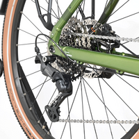 Dérailleur arrière Shimano Cues et cassette sur vélo électrique vert Cube Nuride Hybrid Pro 750 de Loop Sports