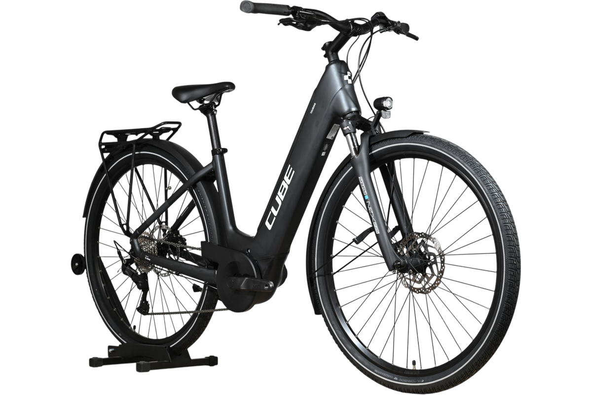 Vélo électrique Loop Sports Cube Kathmandu Hybrid ONE 625 noir avec cadre ouvert et porte-bagages intégré