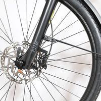 Roue avant de vélo électrique Loop Sports Cube Kathmandu Hybrid avec frein à disque et garde-boue noir