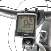 Écran de contrôle Bosch sur le guidon du vélo électrique Cube Nuride Hybrid Pro 750 chez Loop Sports