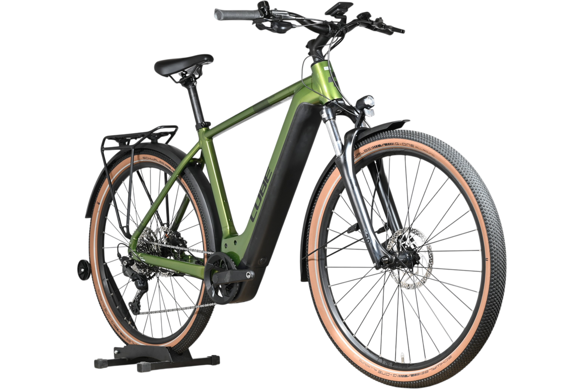 Vélo électrique Loop Sports Cube Nuride Hybrid Pro 750 vert olive avec pneus à flancs beiges et porte-bagages arrière