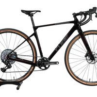 Vélo de gravel Cube Nuroad C:62 SLT 2023 noir avec cadre en carbone, disponible chez Loop Sports
