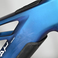 Cadre de vélo électrique Loop Sports Cube Stereo Hybrid ONE44 HPC SLX 800 bleu métallique avec traces d'usure