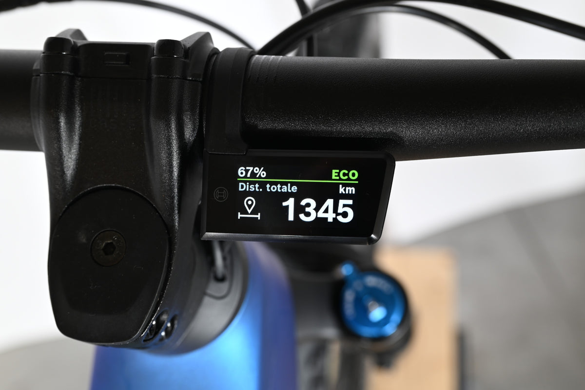 Écran de contrôle Bosch sur le guidon du vélo électrique Cube Stereo Hybrid ONE44 HPC SLX 800 de Loop Sports