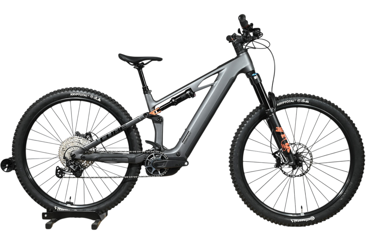VTT électrique Cube Stereo Hybrid ONE44 HPC SLX 800 gris de Loop Sports avec suspension intégrale et pneus tout-terrain