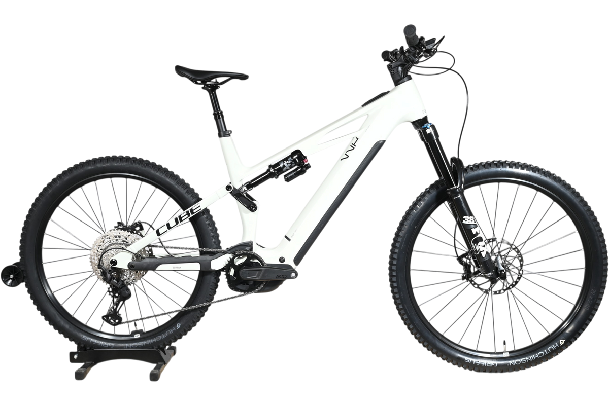 VTT électrique Loop Sports Cube Stereo Hybrid ONE77 HPC SLX 800 blanc avec suspension intégrale et cadre carbone