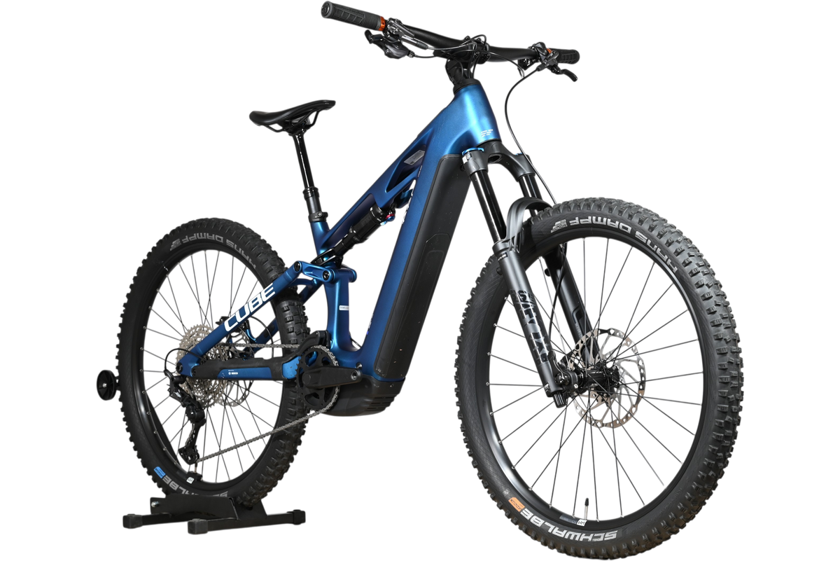 VTT électrique Cube Stereo Hybrid ONE44 HPC SLX 800 bleu de Loop Sports avec cadre carbone et pneus tout-terrain