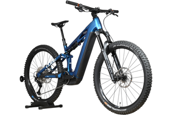 VTT électrique Cube Stereo Hybrid ONE44 HPC SLX 800 bleu de Loop Sports avec cadre carbone et pneus tout-terrain