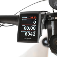 Écran de contrôle Bosch Kiox sur le guidon du vélo électrique Cube Stereo Hybrid 140 HPC Pro 750 de Loop Sports