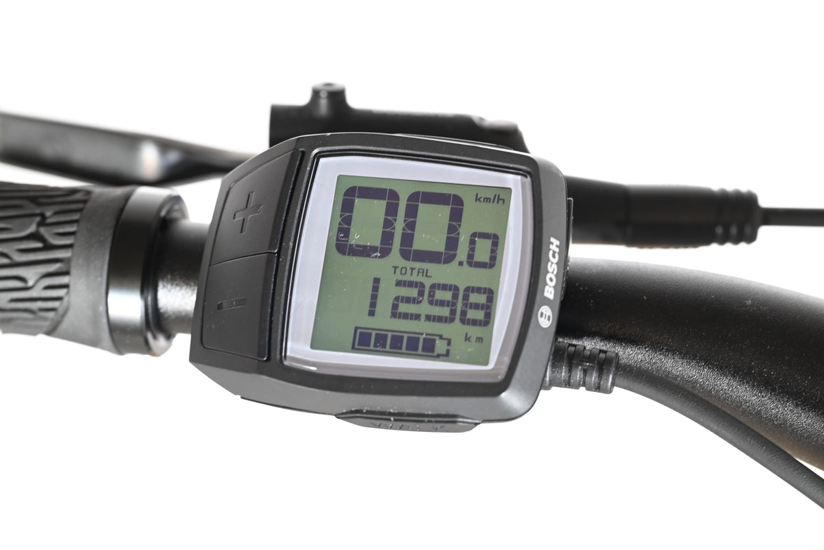 Écran de contrôle Bosch Purion sur le guidon du vélo électrique Loop Sports Scott Sub Active 20 affichant 1298 km