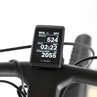 Écran de contrôle Bosch sur le guidon du vélo électrique Loop Sports Scott Axis 10 affichant 2055 km au compteur