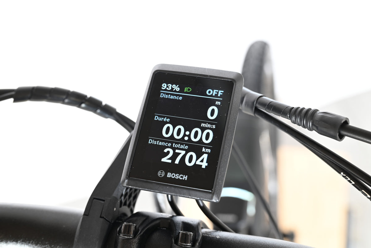 Écran de contrôle Bosch pour vélo électrique Loop Sports Victoria Manoc 5 affichant les données de trajet