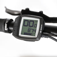 Écran de contrôle Bosch sur guidon de vélo électrique Scott Axis Eride 10 Loop Sports avec indicateur de kilométrage