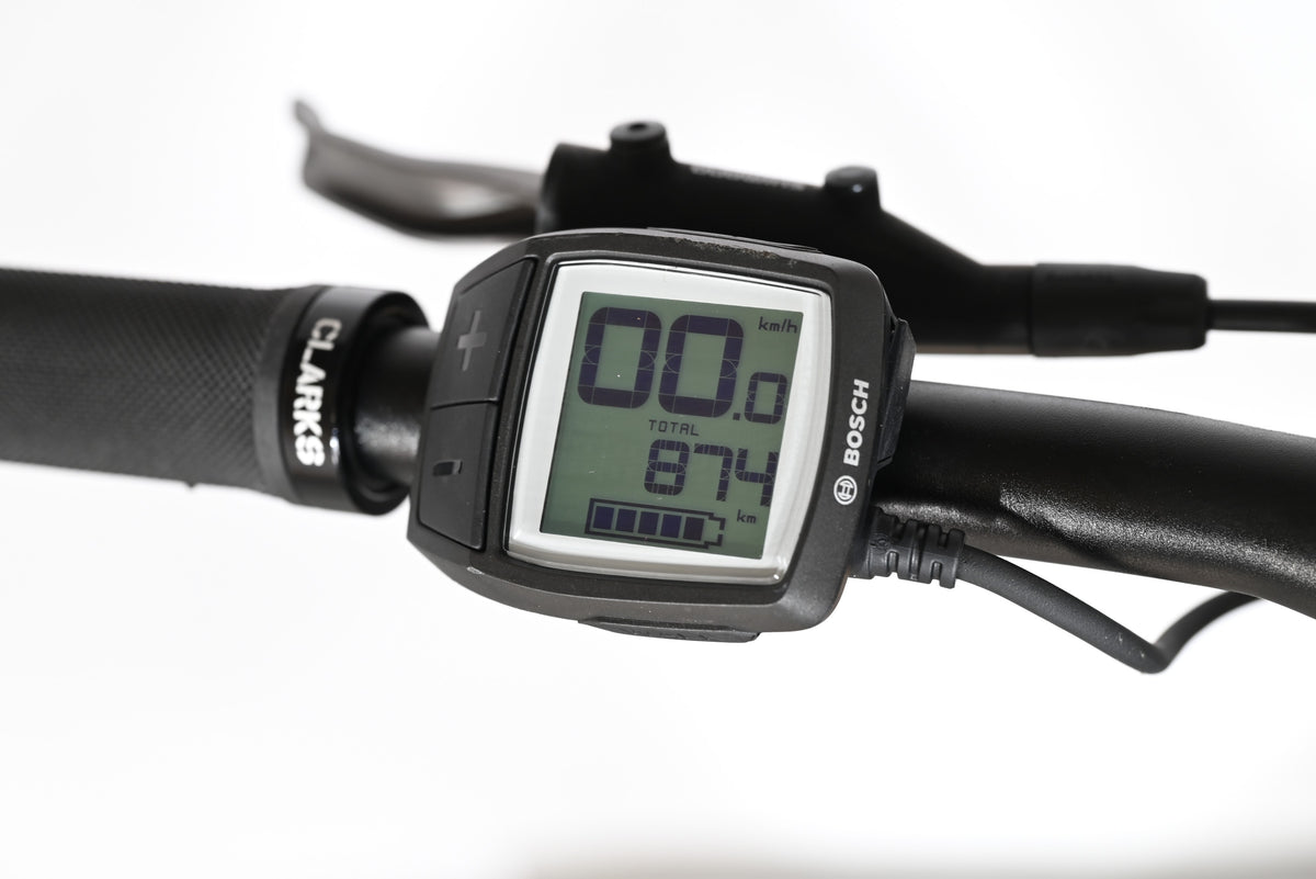 Écran de contrôle Bosch sur guidon de vélo électrique Scott Axis Eride 10 Loop Sports avec indicateur de kilométrage