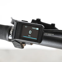 Écran de contrôle numérique Loop Sports pour vélo électrique Giant Fathom E+1 affichant 0 km et 100% de batterie