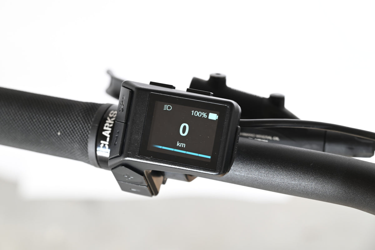Écran de contrôle numérique Loop Sports pour vélo électrique Giant Fathom E+1 affichant 0 km et 100% de batterie