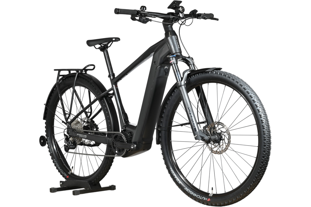 Velo electrique Loop Sports Focus Aventura 6.7 noir mat avec porte-bagages et pneus tout-terrain