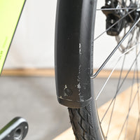 Garde-boue avant noir avec éraflures sur un vélo électrique Victoria eManufaktur 11.7 de Loop Sports