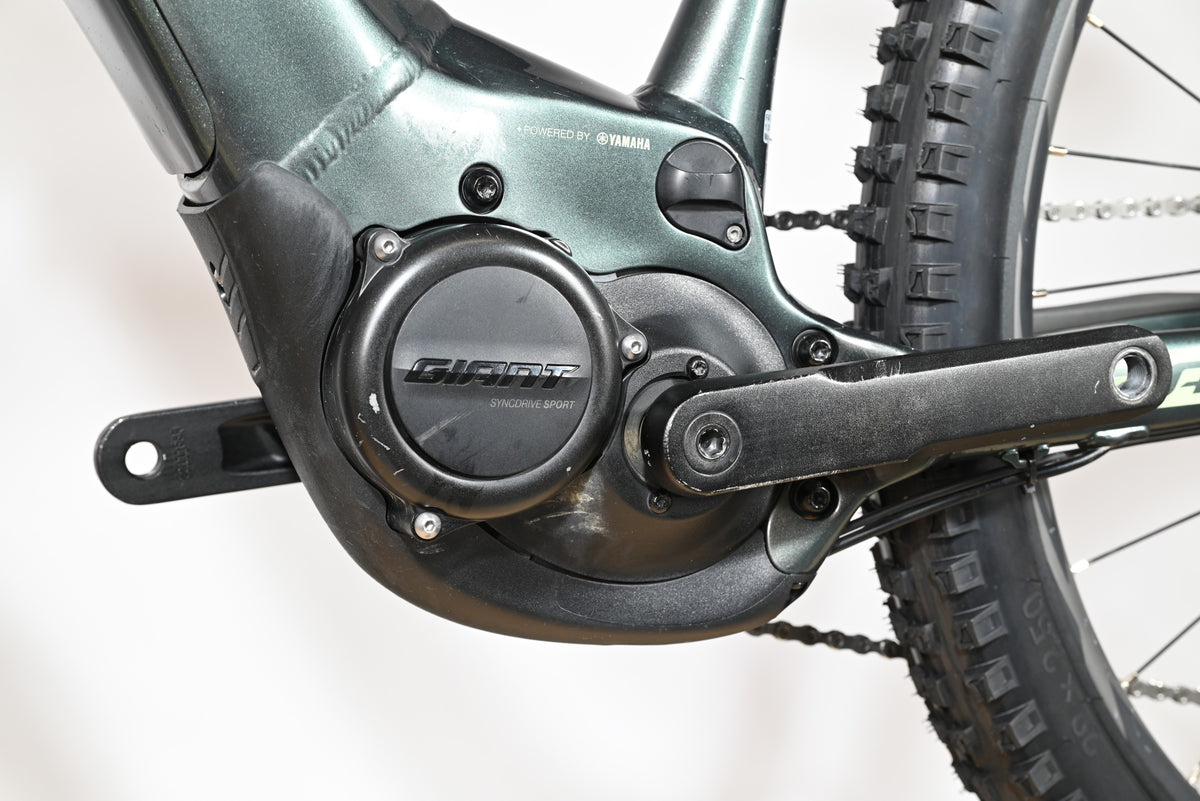Moteur Giant SyncDrive Sport sur cadre de vélo électrique Loop Sports Giant Fathom E+1 vert métallisé
