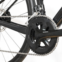 Transmission Shimano d'un vélo de route Giant Liv Avail Advanced 2 noir chez Loop Sports
