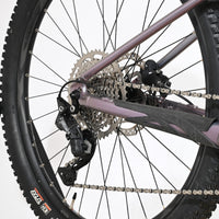 Dérailleur arrière et cassette du vélo électrique Giant Liv Vall E+2 violet de Loop Sports
