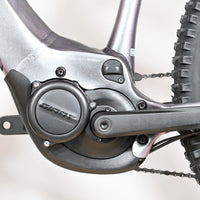 Moteur central Giant SyncDrive Sport sur vélo électrique Loop Sports Giant Liv Vall E+2 gris métallisé