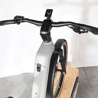 Vue rapprochée du guidon et de l'écran Bosch d'un vélo électrique Kalkhoff Entice 5+ Advance chez Loop Sports