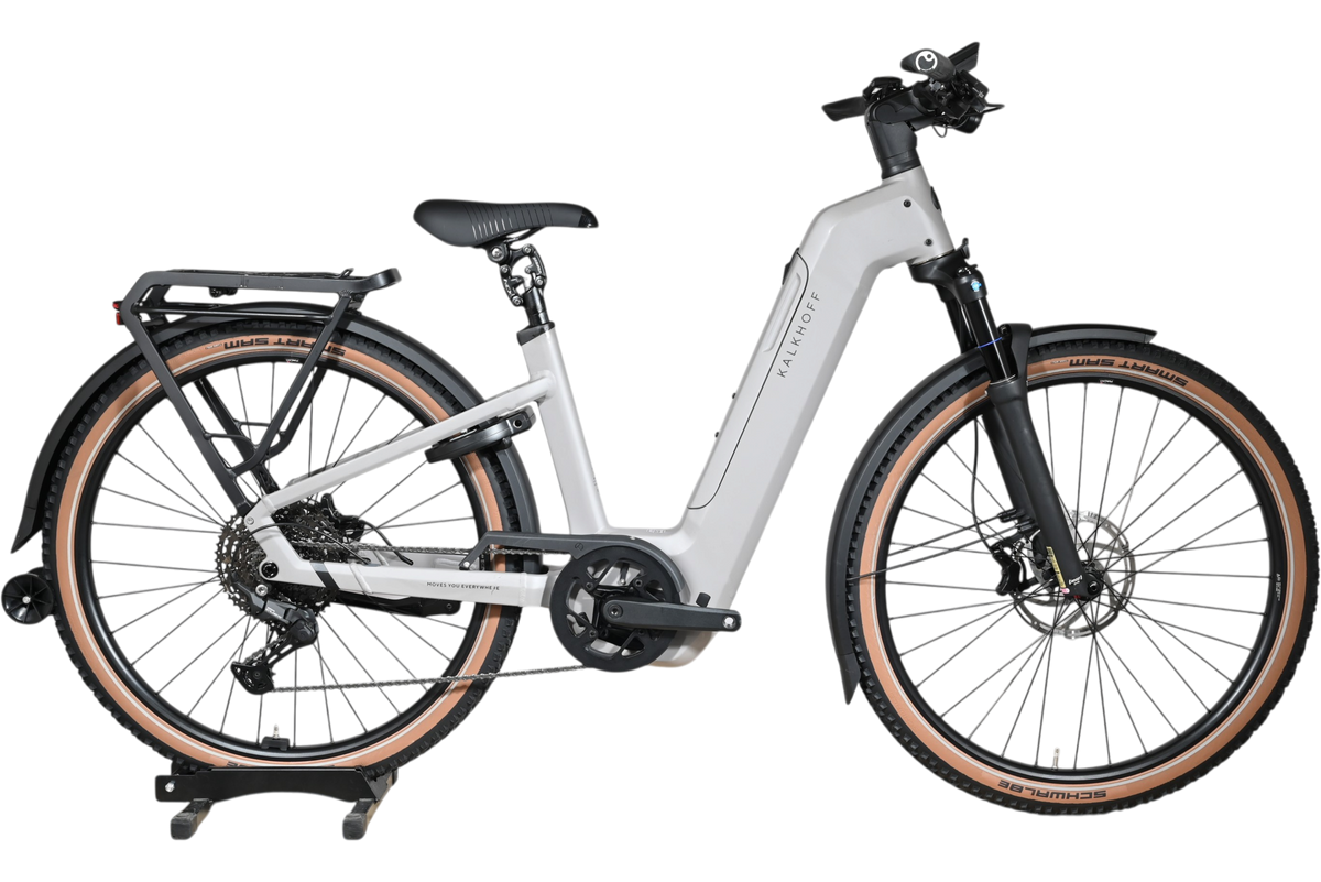 Vélo électrique Kalkhoff Entice 5+ Advance gris chez Loop Sports avec pneus tout-terrain et porte-bagages intégré
