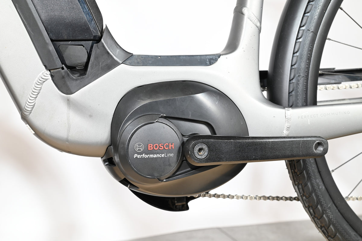 Moteur électrique Bosch Performance Line sur cadre de vélo Kalkhoff Endeavour 1.B Move gris de Loop Sports