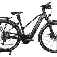 Vélo électrique KTM Cento 10 Plus noir de Loop Sports avec cadre ouvert, porte-bagages et moteur Bosch intégré